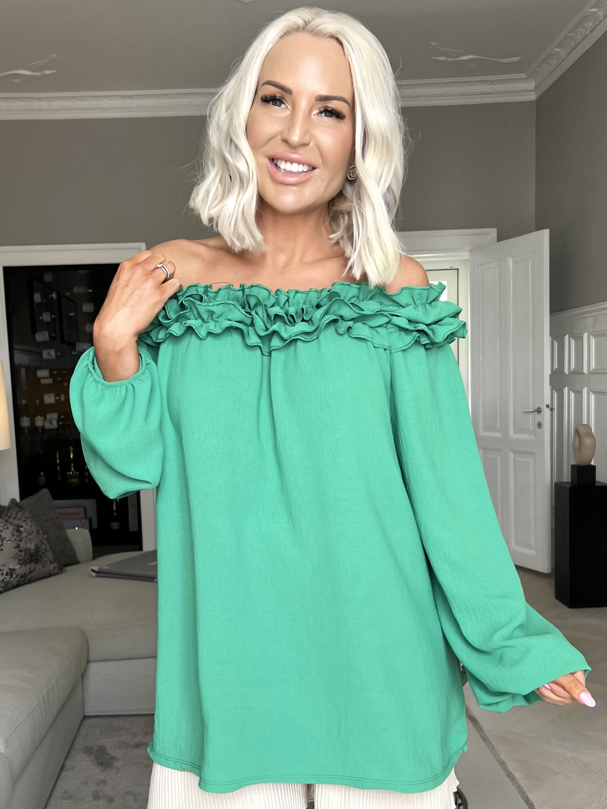 Chili - Fineste tunika bluse med flæser i udskæringen